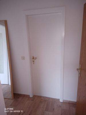 Schwentner 30 1. OG re Flur.jpeg