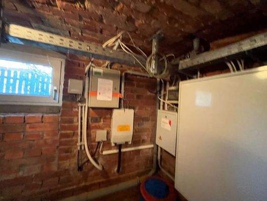 004020156800_302_355_28082025225123695