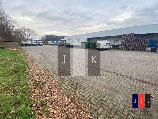 Befestigte Freifläche