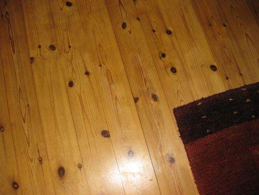 Holzdielen aufgearbeitet