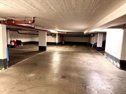 Tiefgarage mit Einzelparkern