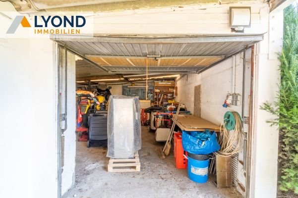 LYD 3711 - 18 Garage