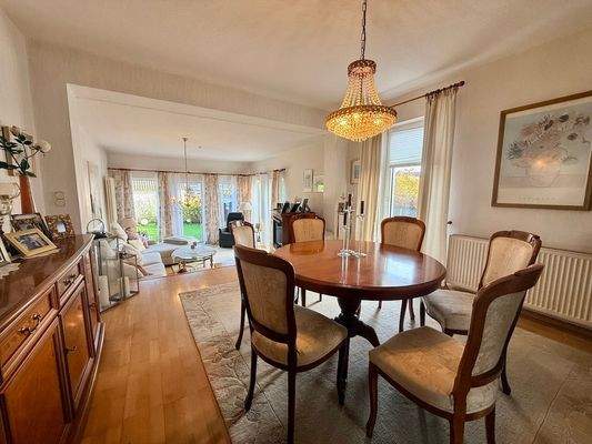 Wohn/ Esszimmer EG rechts