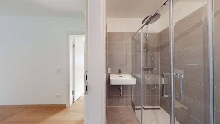 Flur und Badezimmer 
