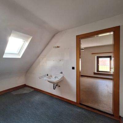 Flur zum Schlafzimmer DG.jpg