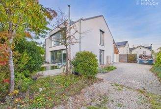 Außenansicht & Hofeinfahrt