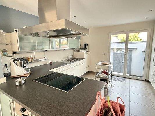 Hochwertige Einbauküche