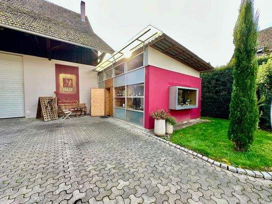 Verkaufsraum Außenansicht