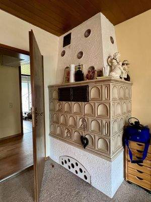 Kachelofen im Wohnzimmer EG