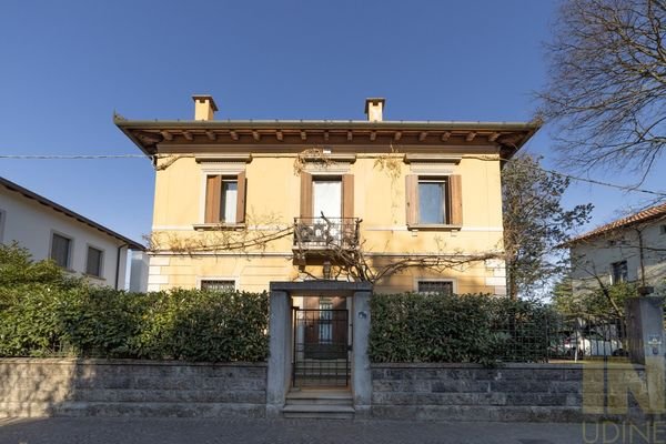 Villa in Liberty Stil in Udine, via Tarcento