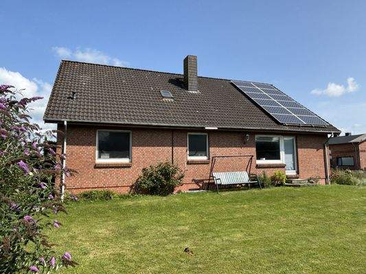 Hausansicht aus dem Garten