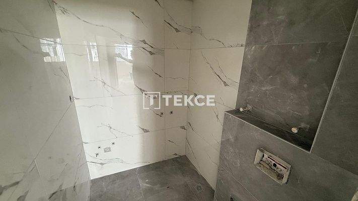 Newly-Built Apartments in a Building with Lift in Kuşadası Aydın