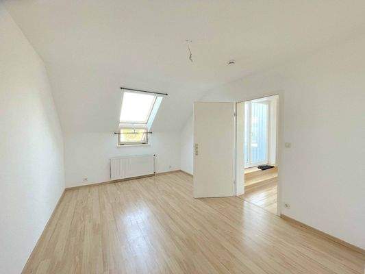 Kleineres Zimmer im Dachgeschoss