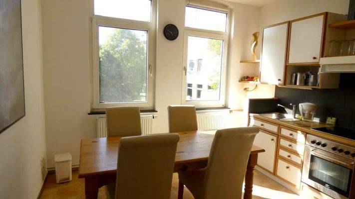 Küche mit Essbereich im DG