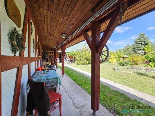 Terrasse am Nebengelass