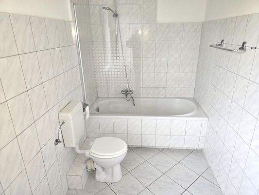 OG Badezimmer Bild 3.jpg