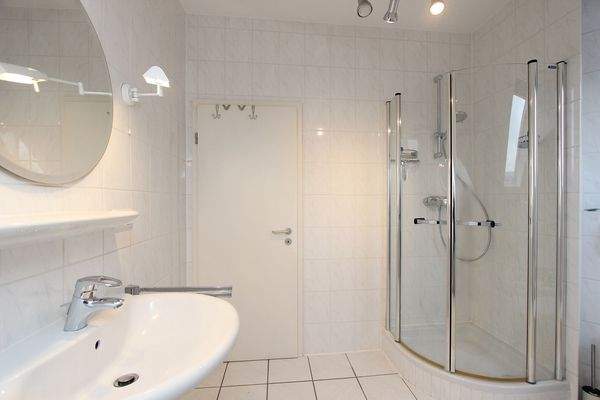 Badezimmer (obere Ebene)