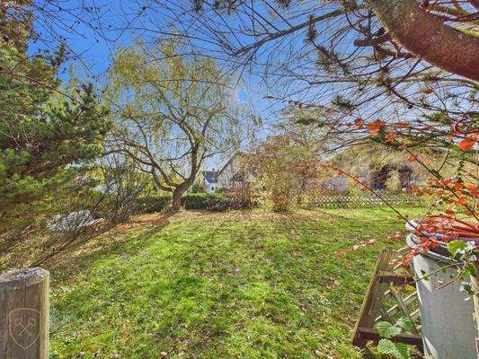 Großer Gartenbereich