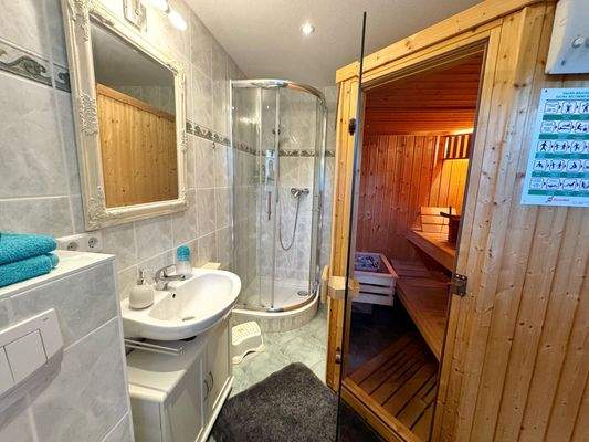 Sauna mit Dusche und WC