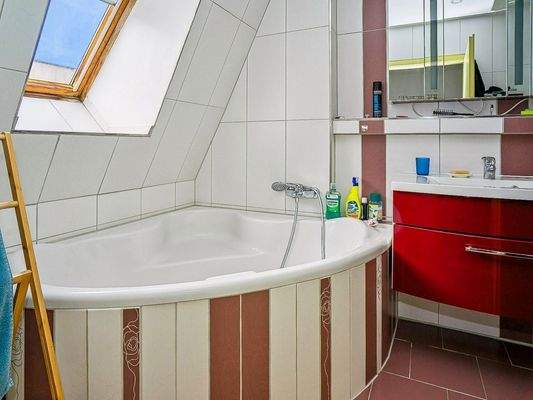 Badezimmer 1 mit Wanne