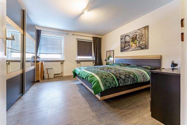 Erstes Schlafzimmer.