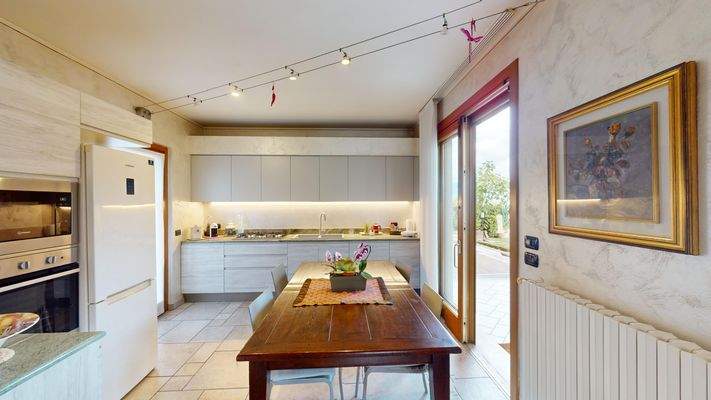 MT-002-195-Villa-singola-vista-lago-Polpenazze-del