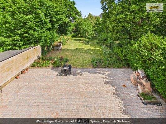 02_Weitläufiger_Garten_viel_Platz_zum_Spiel
