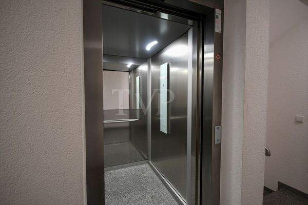 Personenaufzug bis in den Keller