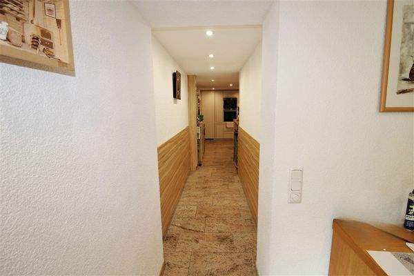 Durchgang zur Küche 1.OG links