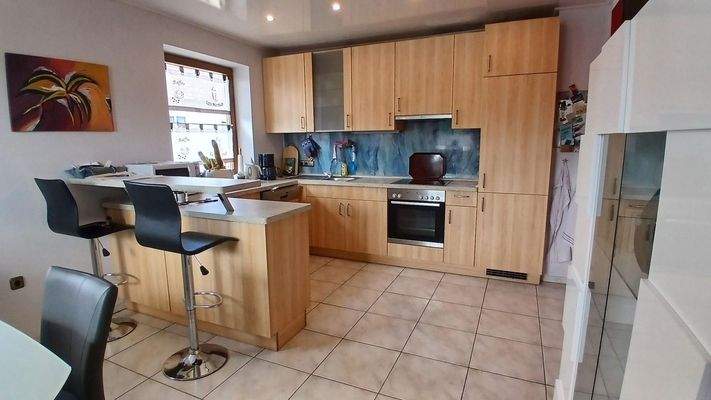 Esszimmer und Küche