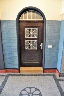 Treppenhaus-Eingang (1)