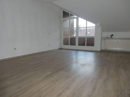 Wohnzimmer mit Blick zur Loggia