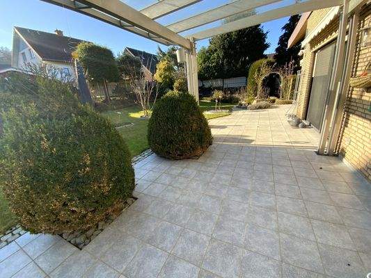 Mega-große Südterrasse mit 2 Markisen