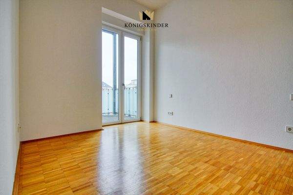 auch vom Schlafzimmer aus gelangen Sie auf den Balkon 