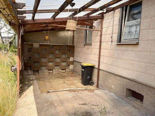 Freisitz hinter dem Haus