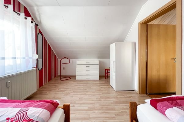 2. Schlafzimmer