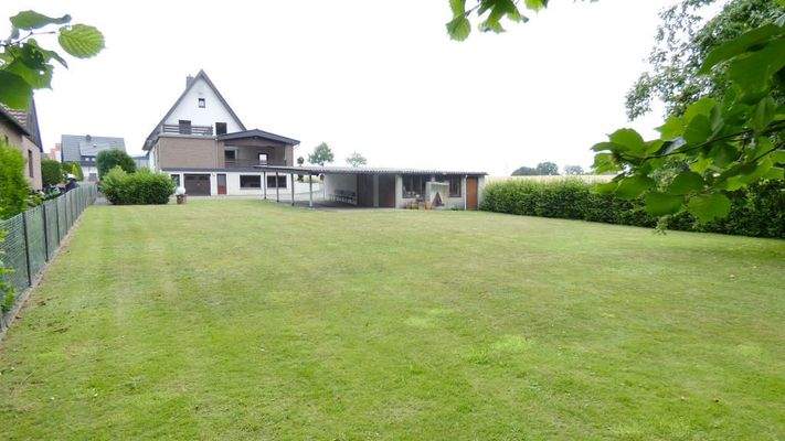 Wohnhaus mit Baugrundstück