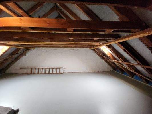 Dachboden zur Mitnutzung als Trockenraum