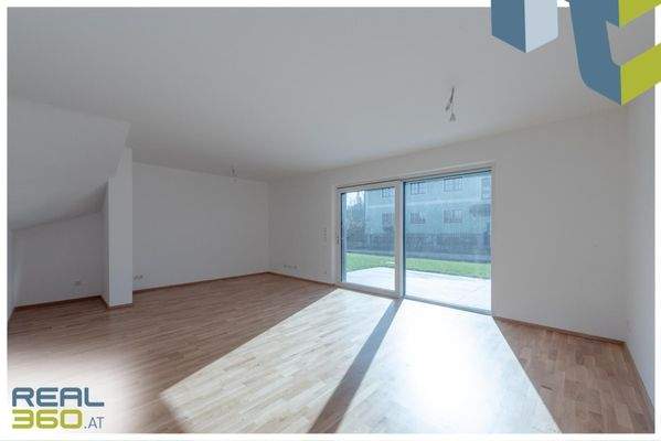 Wohnbereich  mit Blick in den Garten