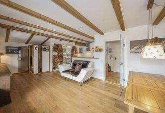 KITZIMMO-Dachgeschosswohnung im Zentrum kaufen - Immobilien Kitzbühel.