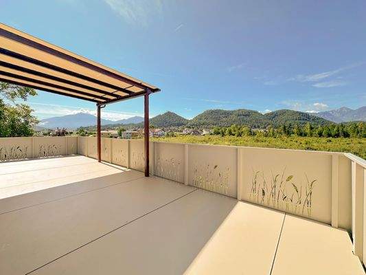 Teilüberdachter Balkon TOP 6