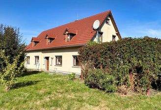 Front- und Seitenansicht