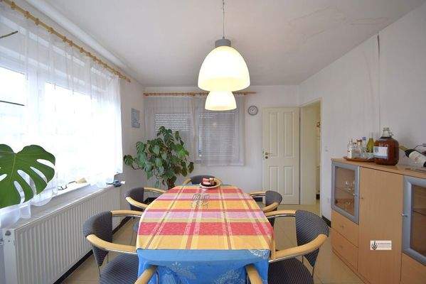 k-Essbereich neben der Küche