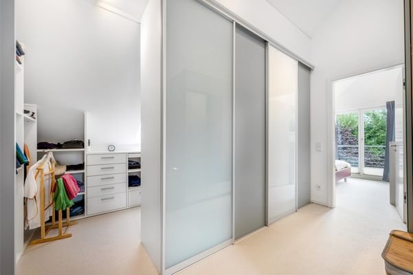 Begehbarer Kleiderschrank