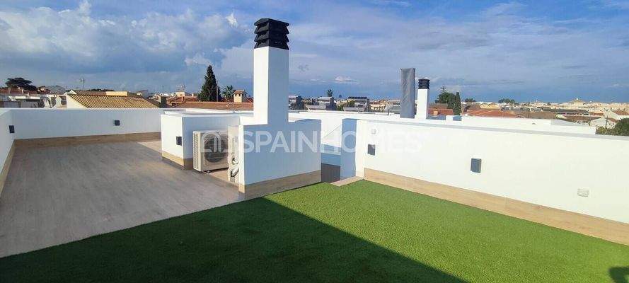Detached Houses Close to Beach in Torre de la Horadada