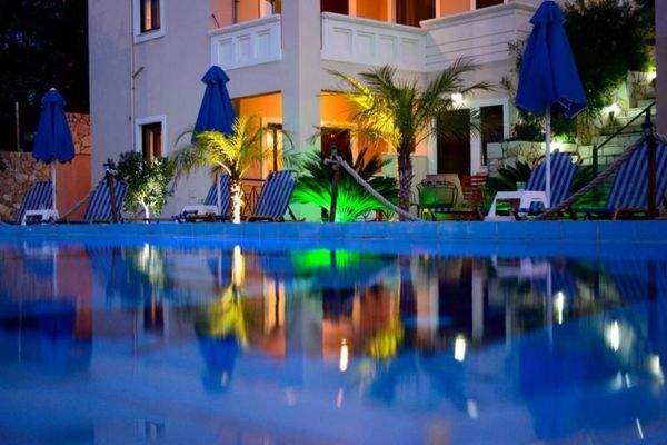 Hotel-Apartments am Meer in Kolymbari zu verkaufen