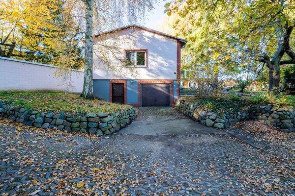 Zugang Garage und Hobbyraum
