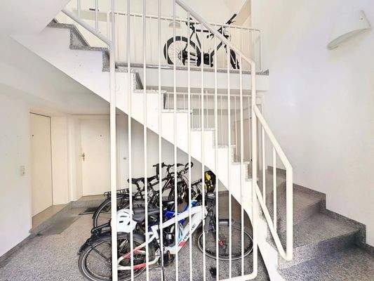 Treppenhaus Mehrfamilienhaus-09-06 at 13.21.23