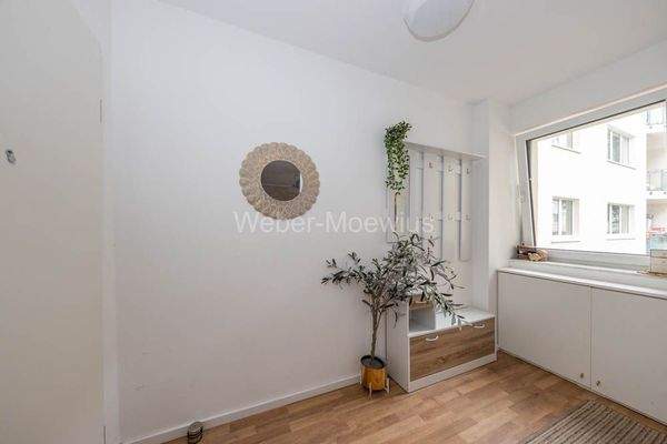 3440 Flur mit Garderobenbereich