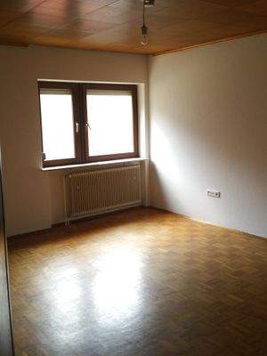 Zimmer unmöbliert-2.jpg